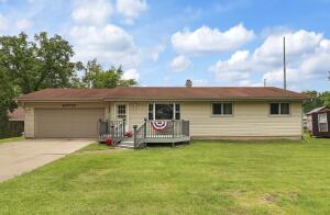 Como home for sale at W3719  Springfield Rd in Geneva Wisconsin