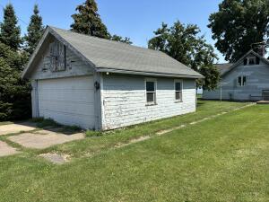 Lake Winnebago home for sale at 2308  Hickory Ln in Oshkosh Wisconsin