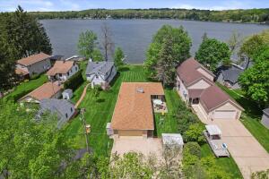 Potters Lake home for sale at W858  Shorewood Dr in East Troy Wisconsin