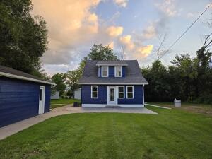 Friess Lake home for sale at 4915  Lakeview Ave in Richfield Wisconsin