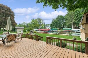 Browns Lake Channel home for sale at 2805  Knollcrest Dr in Burlington Wisconsin