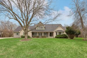 Yes home for sale at N62W38169  Westwinds Ct in Oconomowoc Wisconsin