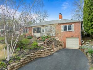 Geneva home for sale at 1553  Orchard Ln in Lake Geneva Wisconsin