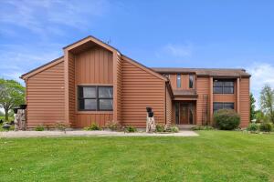 Golf Course Ponds home for sale at N6120  Evergreen Dr in Lafayette Wisconsin