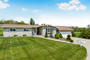 Geneva home for sale at 262  Castle Ter in Fontana Wisconsin