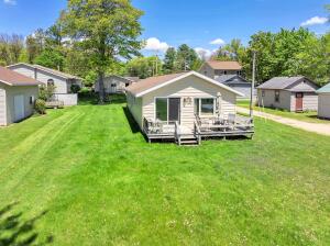 Shawano Lake home for sale at W6013  Lake Dr in Wescott Wisconsin