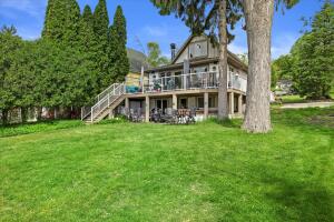 Pewaukee home for sale at N26W30255  Maple Ave in Delafield Wisconsin
