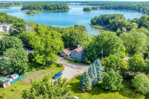 Lower Nemahbin home for sale at 1012 N Breens Bay Rd in Summit Wisconsin