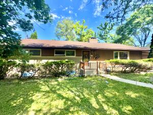 Geneva Lake home for sale at 57  Collie St in Williams Bay Wisconsin