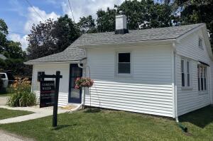 Okauchee Lake home for sale at W347N5133  Road Q - Okauchee in Oconomowoc Wisconsin