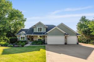 Sinissippi home for sale at N5027  Sinissippi Point Rd in Hubbard Wisconsin