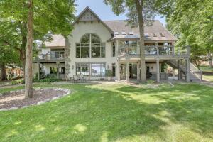 Pewaukee home for sale at W278N2920  Oak St in Pewaukee Wisconsin