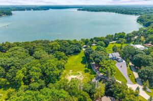 Oconomowoc Lake home for sale at 1  Earling Ct in Oconomowoc Lake Wisconsin