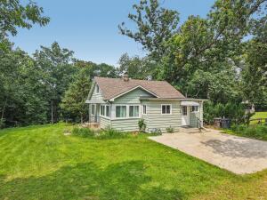 Como home for sale at N3219  Cherry Rd in Geneva Wisconsin