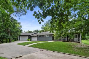 Geneva home for sale at 32 S Walworth Ave in Williams Bay Wisconsin