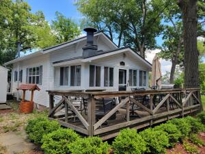 Delavan home for sale at 1610  Jackson Park Dr in Delavan Wisconsin