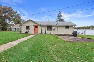 Blue Spring Lake home for sale at W1278  South Shore Dr in Palmyra Wisconsin