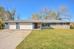 Milwaukee River home for sale at 1211  15th Ave in Grafton Wisconsin