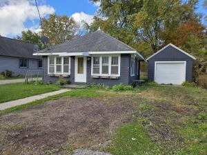 Friess Lake home for sale at 1459  Shoreland Ln in Richfield Wisconsin