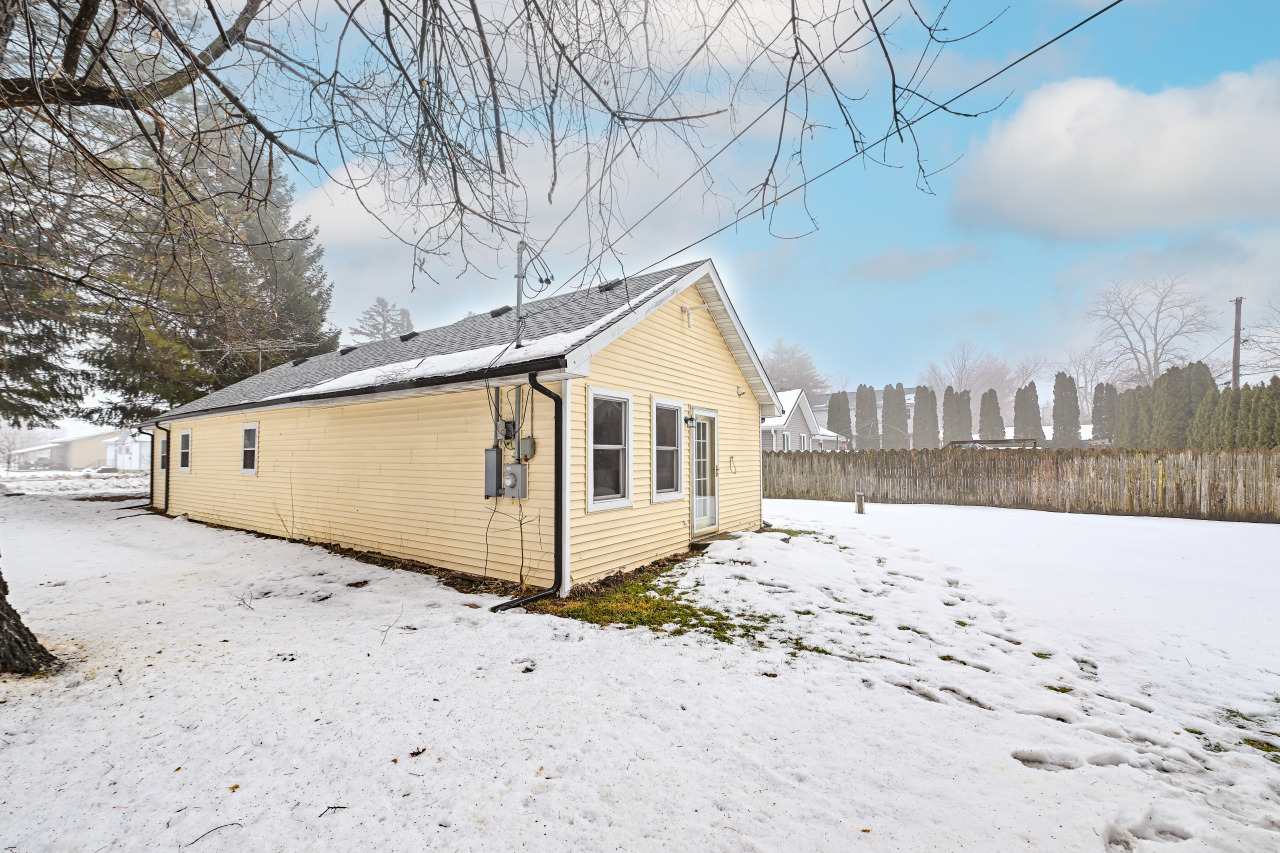 Wisconsin Lake Home for sale (MLS#: 1863090) at 2811  Darlington St, in Delavan, Wisconsin. (22 of 27)