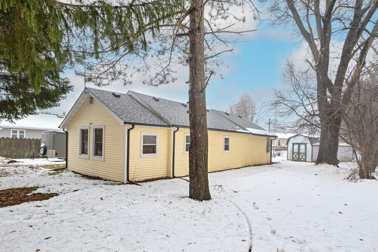 Wisconsin Lake Home for sale (MLS#: 1863090) at 2811  Darlington St, in Delavan, Wisconsin. (24 of 27)