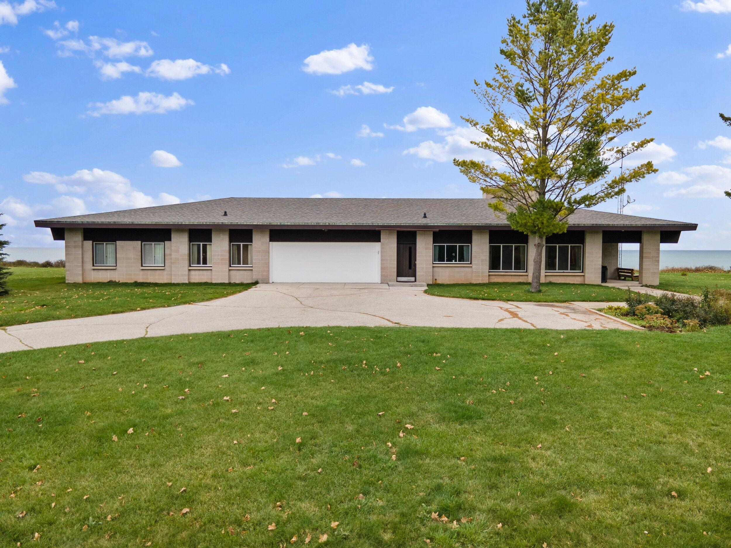 Wisconsin Lake Home for sale (MLS#: 1864001) at 703  Birch Tree Rd, in Sheboygan, Wisconsin. (10 of 44)