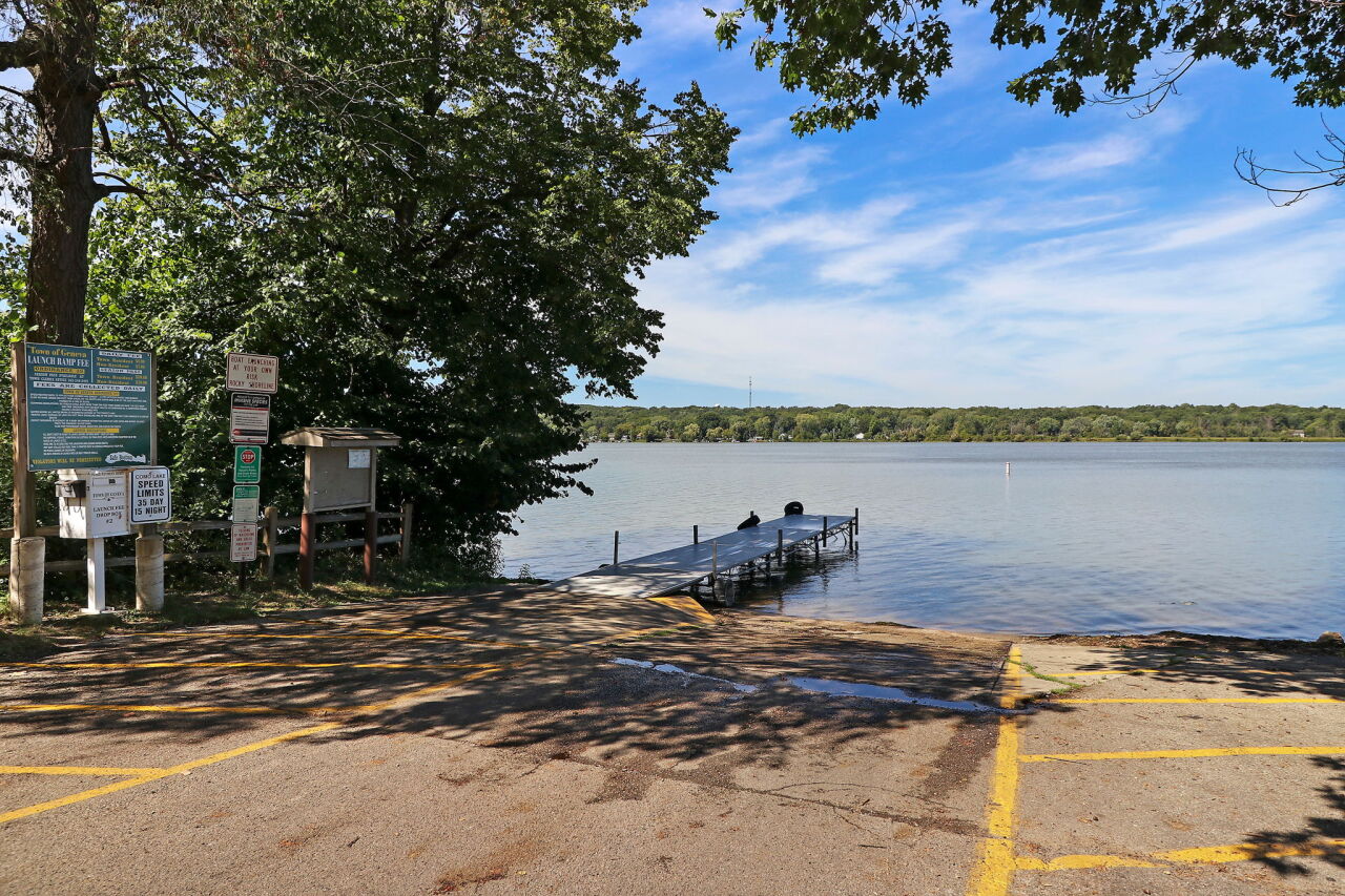 Wisconsin Lake Home for sale (MLS#: 1868872) at W3964 S Shore Dr, in Geneva, Wisconsin. (42 of 48)