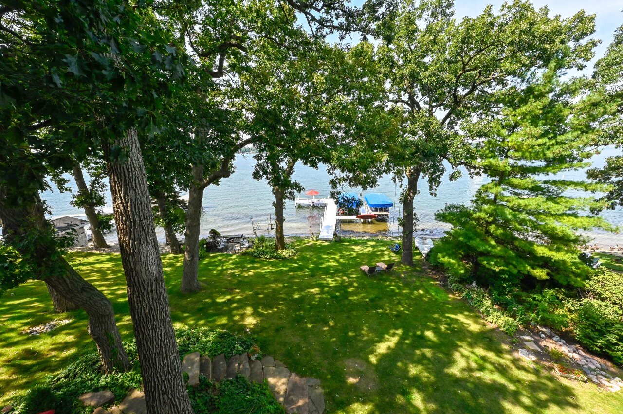 Wisconsin Lake Home for sale (MLS#: 1869525) at 1811  South Shore Dr, in Delavan, Wisconsin. (42 of 66)