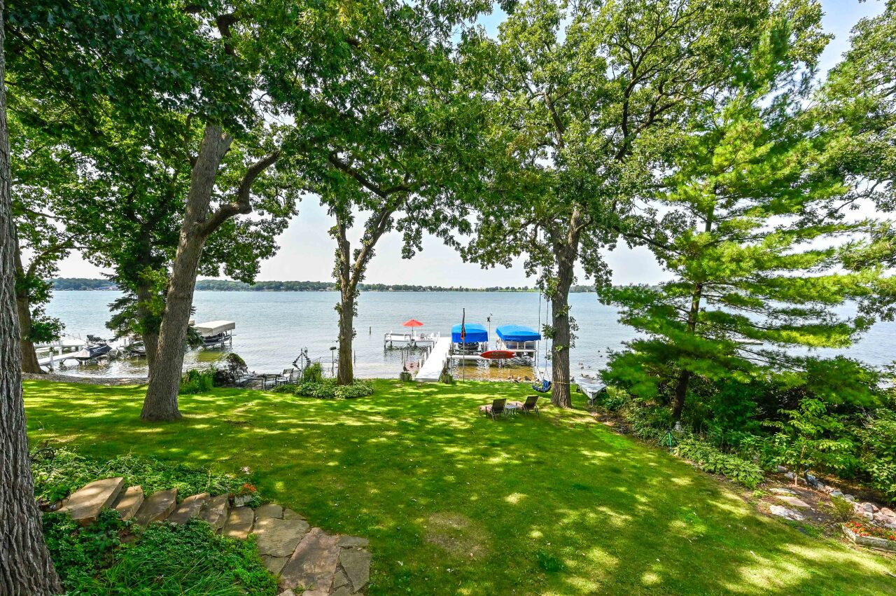 Wisconsin Lake Home for sale (MLS#: 1869525) at 1811  South Shore Dr, in Delavan, Wisconsin. (55 of 66)