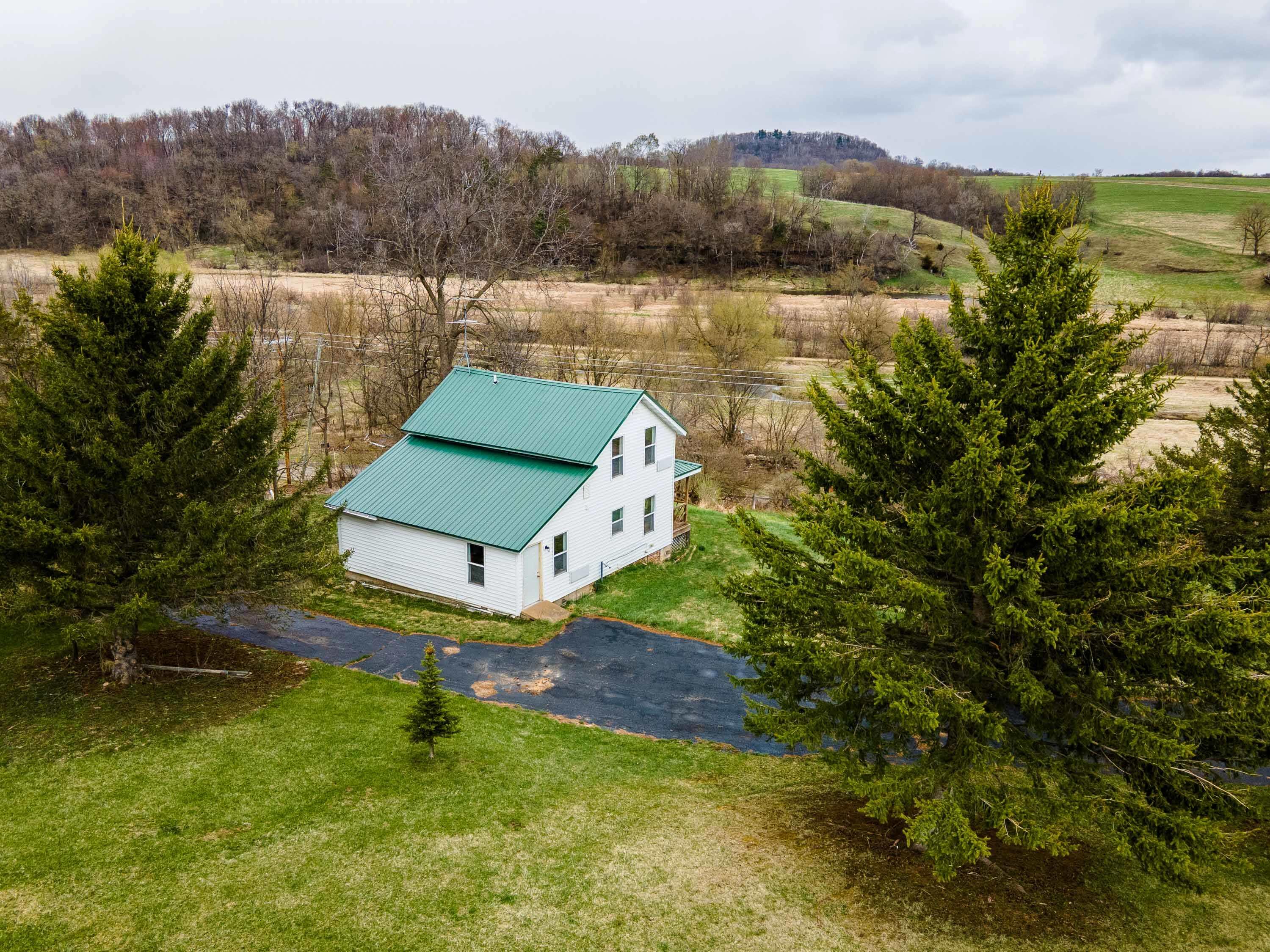 Wisconsin Lake Home for sale (MLS#: 1869622) at 27751  Nutmeg Rd, in Glendale, Wisconsin. (5 of 44)