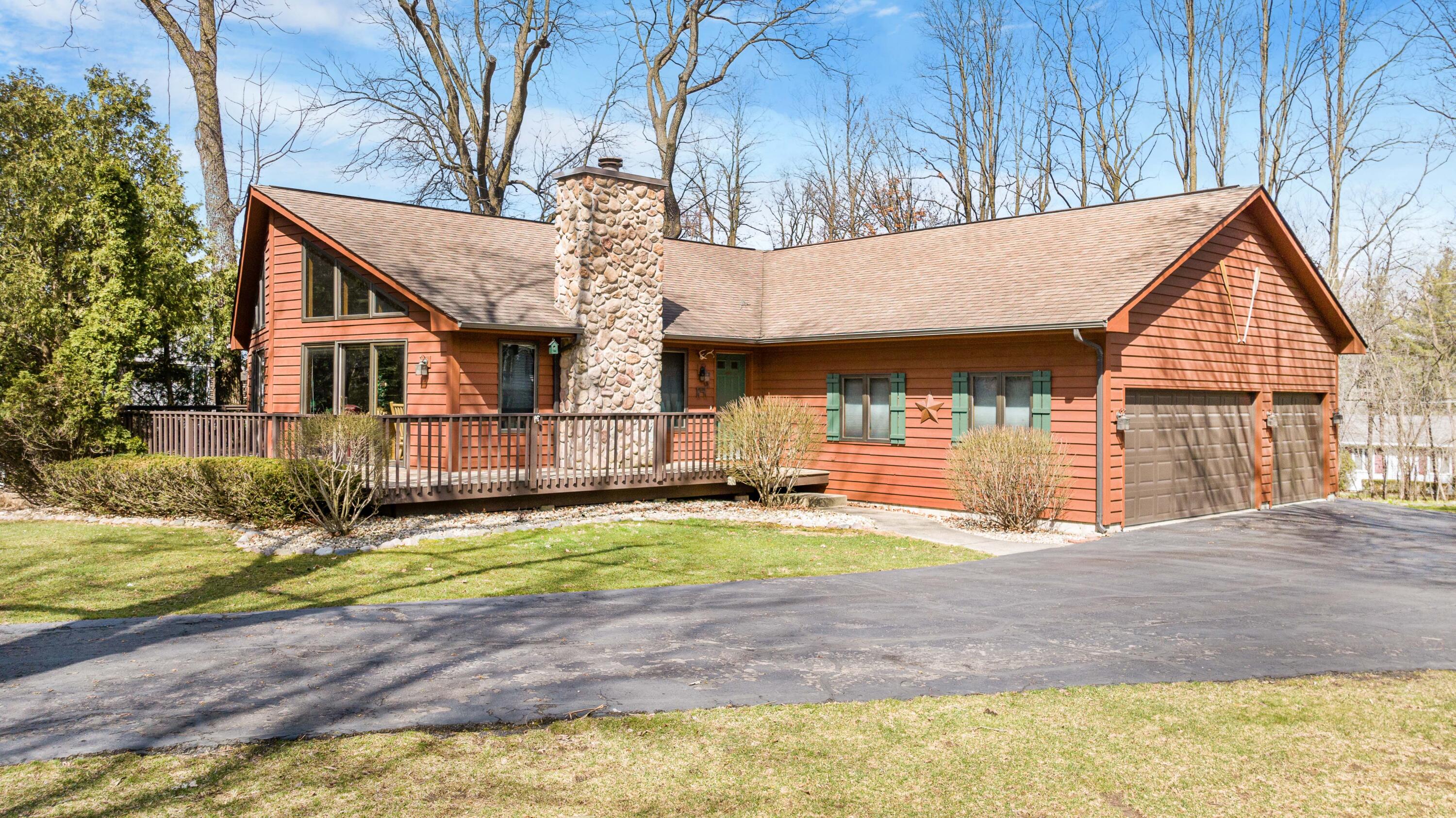 Wisconsin Lake Home for sale (MLS#: 1869708) at 1120 S Lake Shore Dr 33, in Lake Geneva, Wisconsin. (1 of 46)