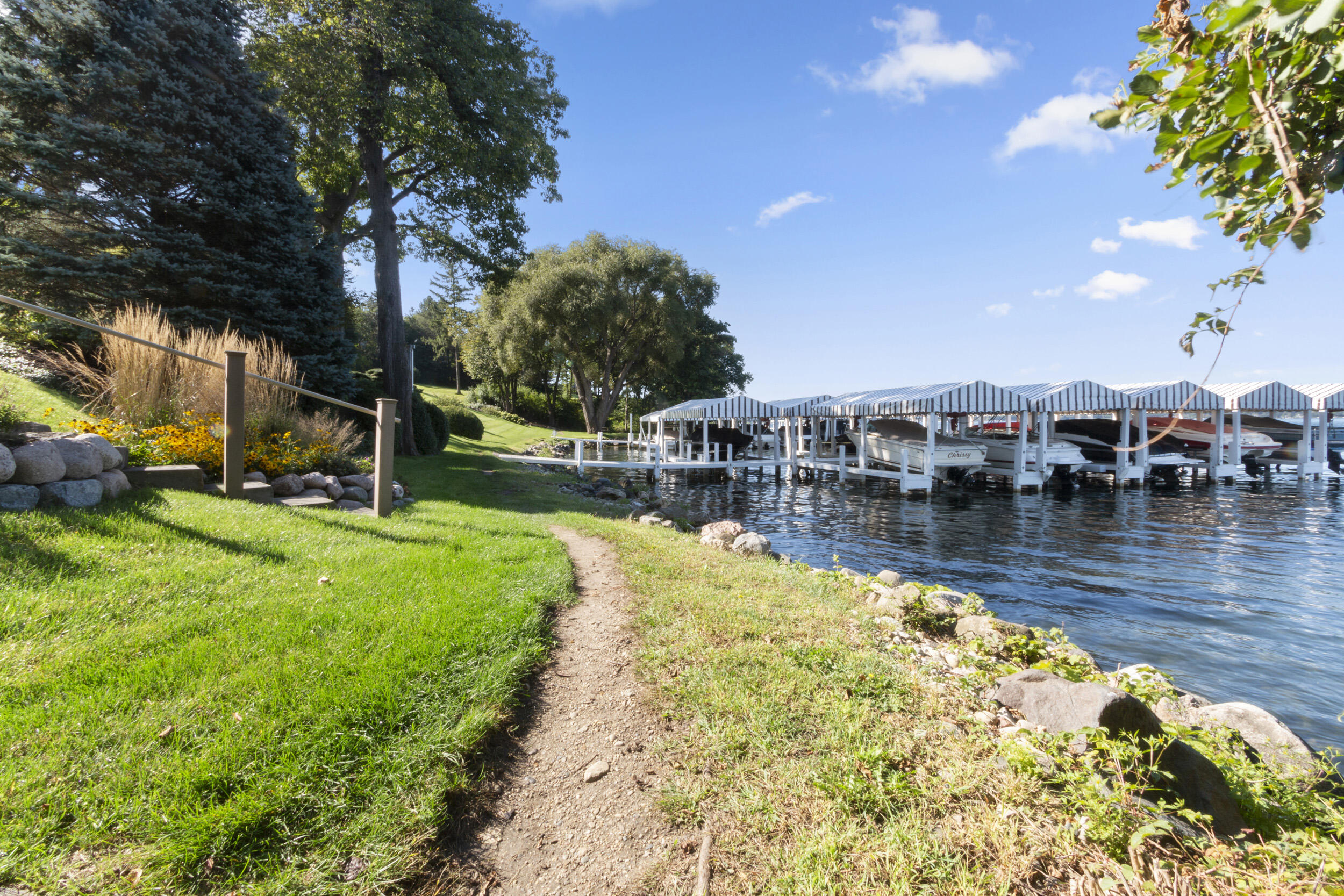 Wisconsin Lake Home for sale (MLS#: 1869708) at 1120 S Lake Shore Dr 33, in Lake Geneva, Wisconsin. (41 of 46)