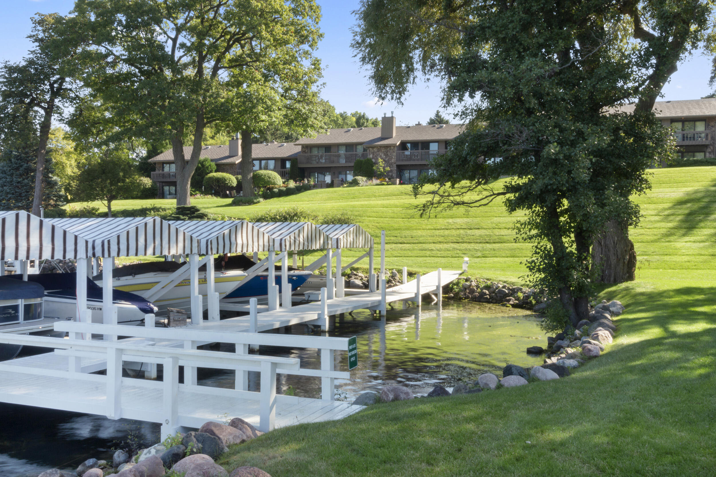 Wisconsin Lake Home for sale (MLS#: 1869708) at 1120 S Lake Shore Dr 33, in Lake Geneva, Wisconsin. (44 of 46)