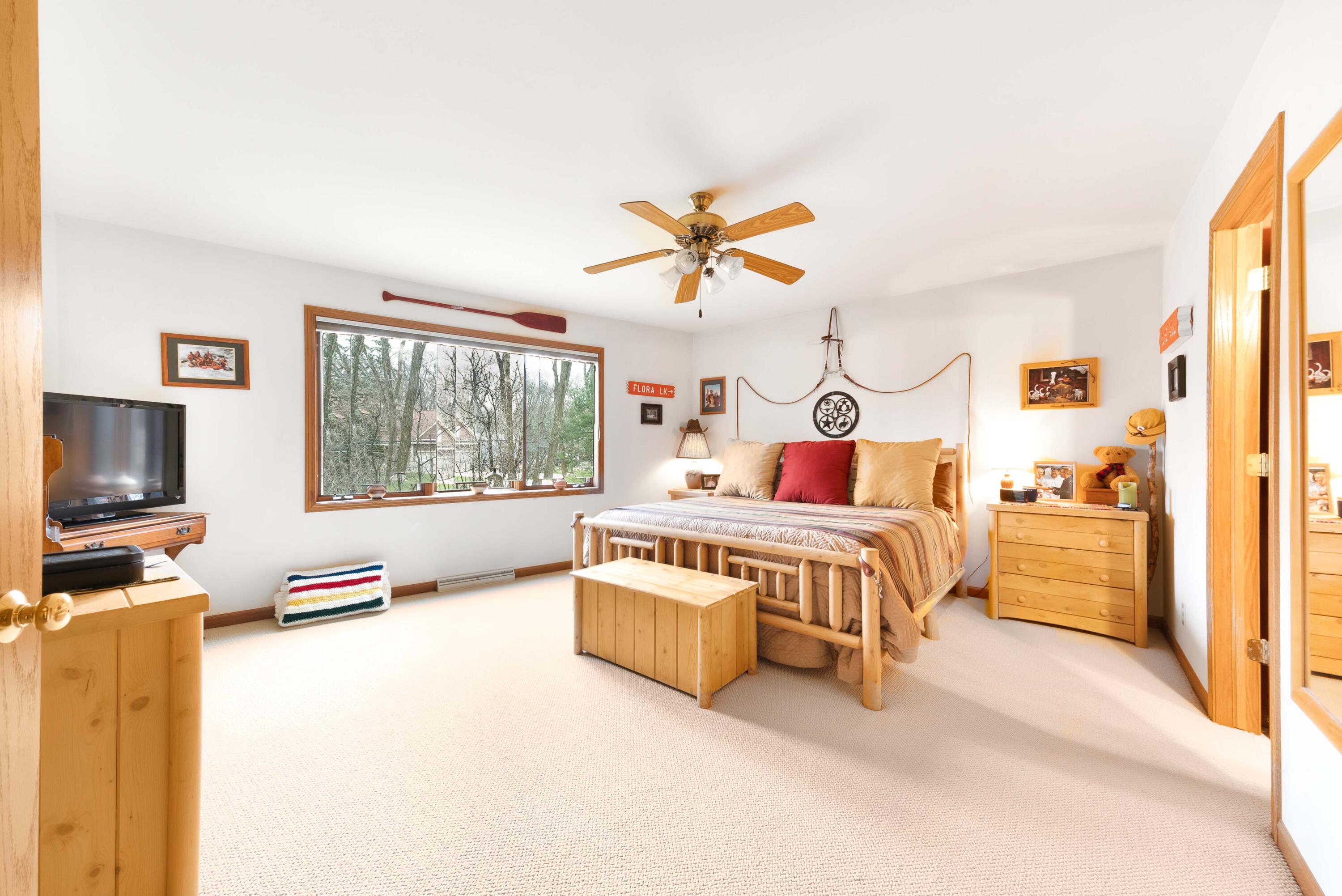 Wisconsin Lake Home for sale (MLS#: 1869708) at 1120 S Lake Shore Dr 33, in Lake Geneva, Wisconsin. (8 of 46)