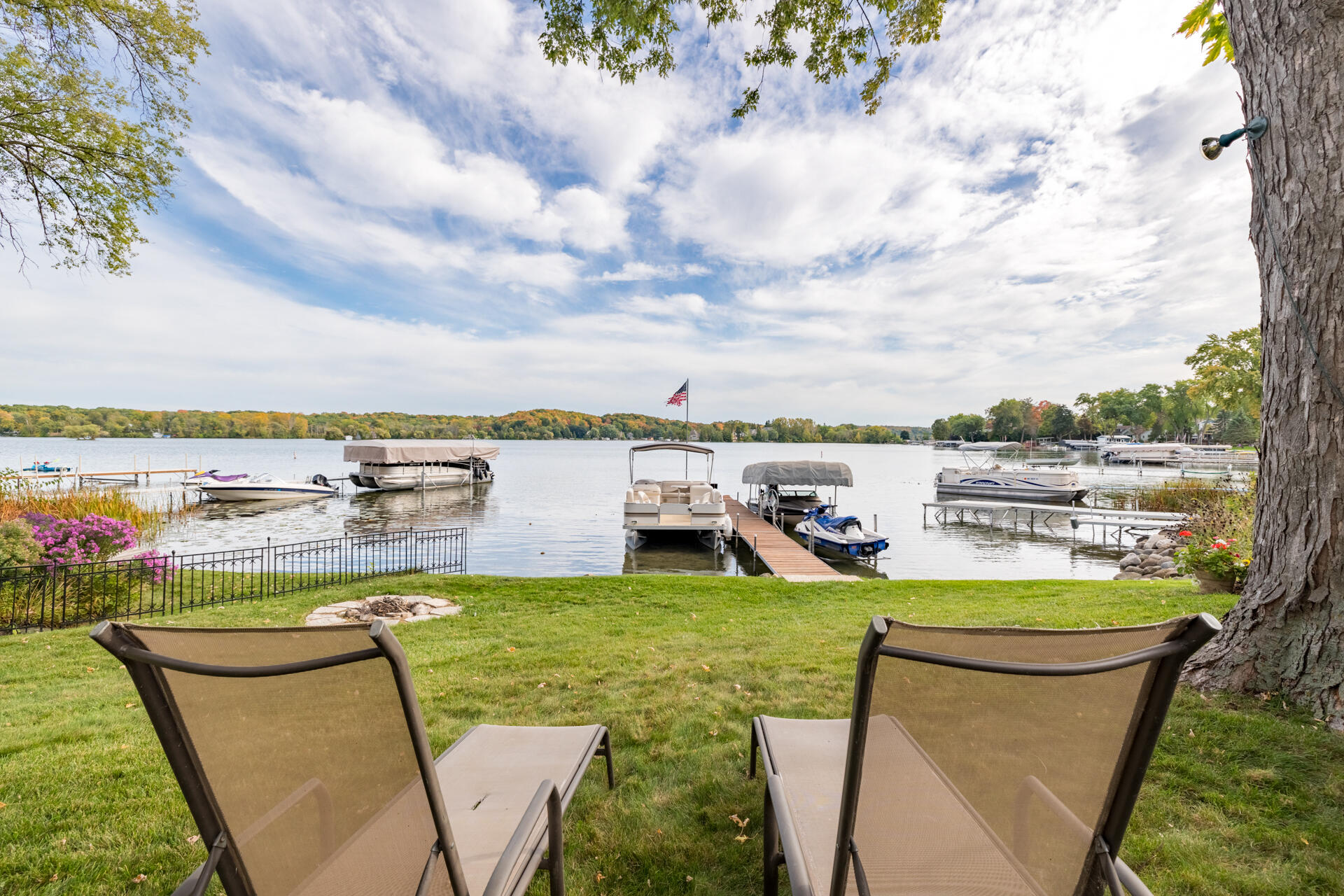 Wisconsin Lake Home for sale (MLS#: 1870680) at 5648 W Lake Dr, in West Bend, Wisconsin. (7 of 51)