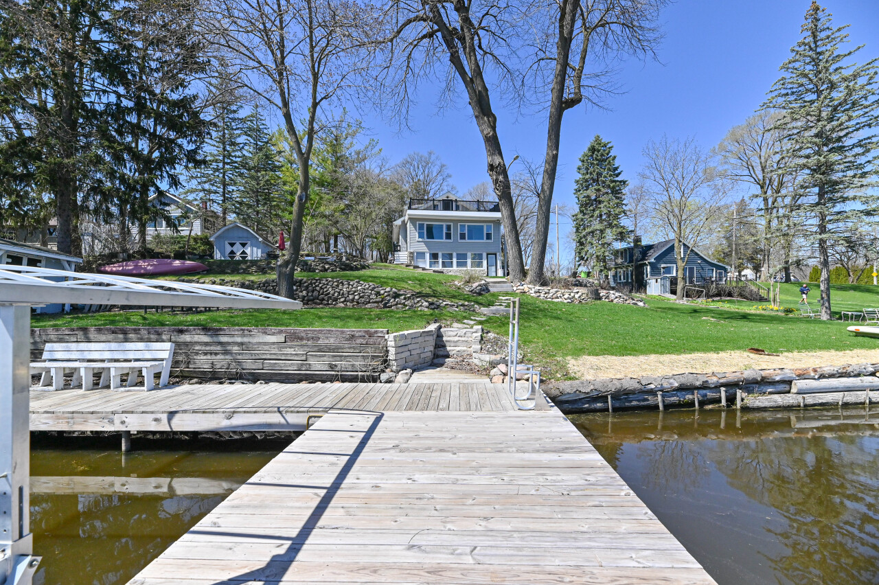 Wisconsin Lake Home for sale (MLS#: 1871569) at 5725 E Peninsula Dr, in Waterford, Wisconsin. (3 of 34)