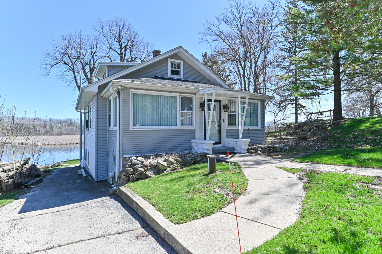 Wisconsin Lake Home for sale (MLS#: 1871569) at 5725 E Peninsula Dr, in Waterford, Wisconsin. (33 of 34)