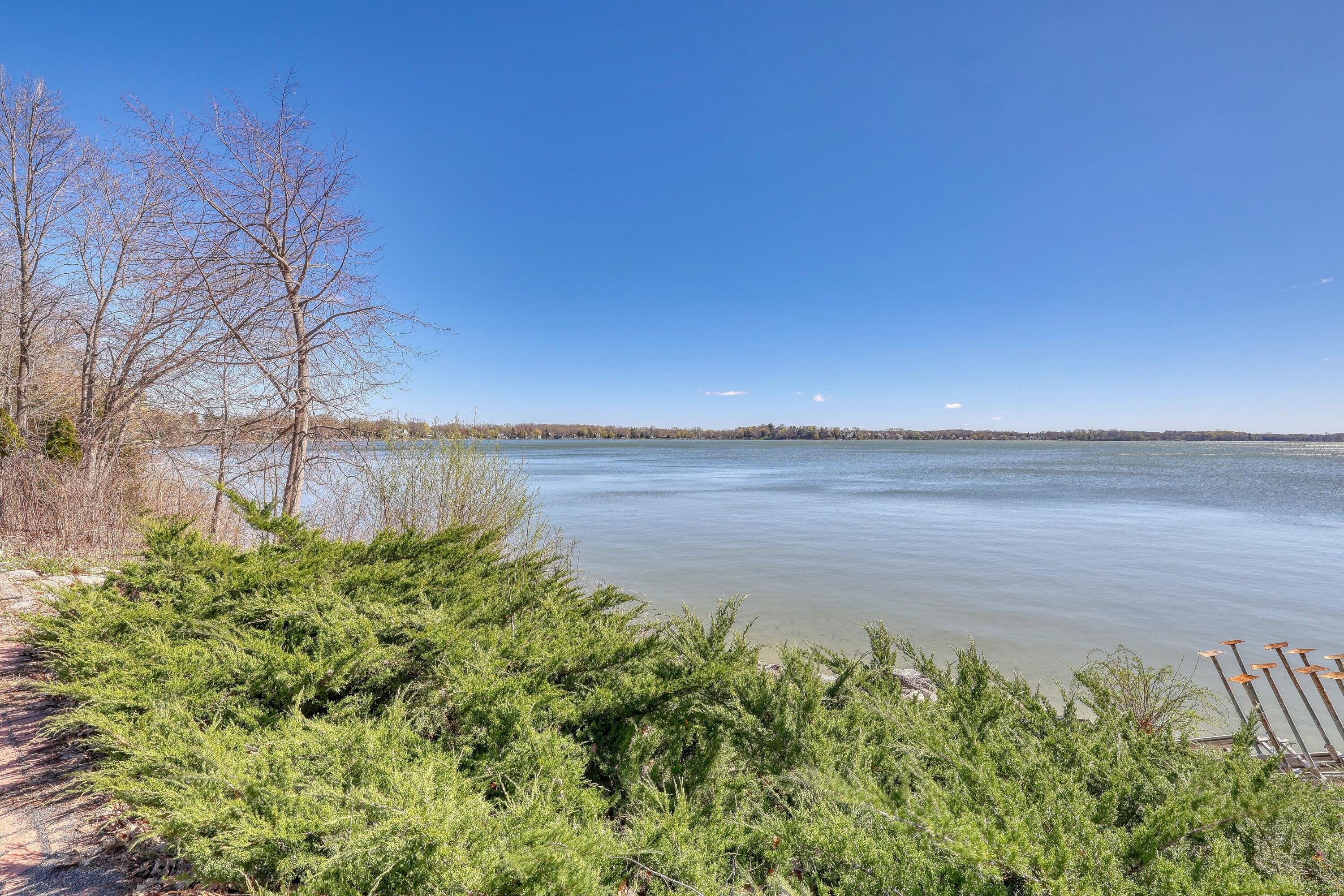 Wisconsin Lake Home for sale (MLS#: 1872082) at 618  Lac La Belle Dr, in Lac La Belle, Wisconsin. (34 of 39)