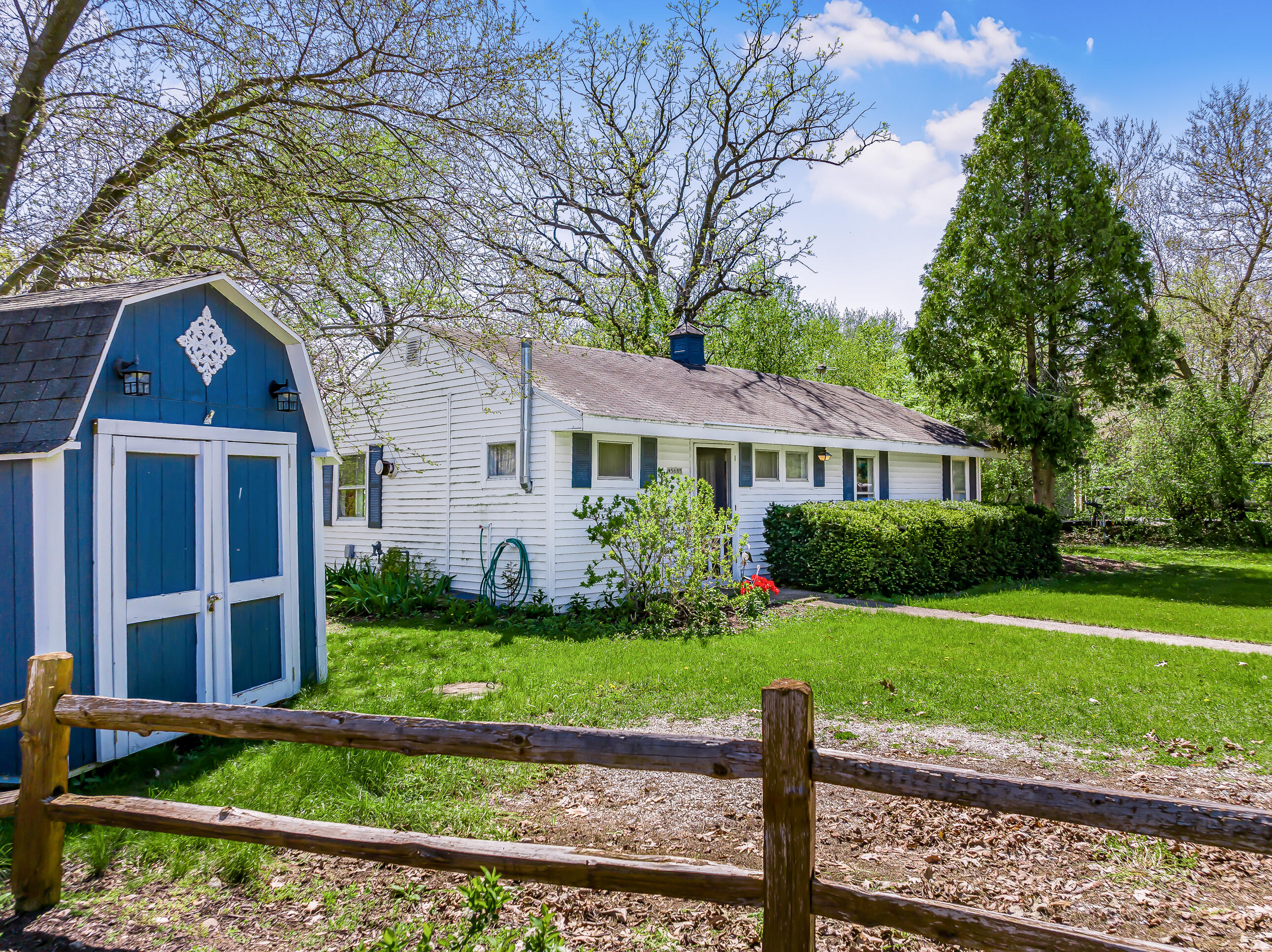 Wisconsin Lake Home for sale (MLS#: 1874223) at W5685  Ridge Rd, in La Grange, Wisconsin. (3 of 40)