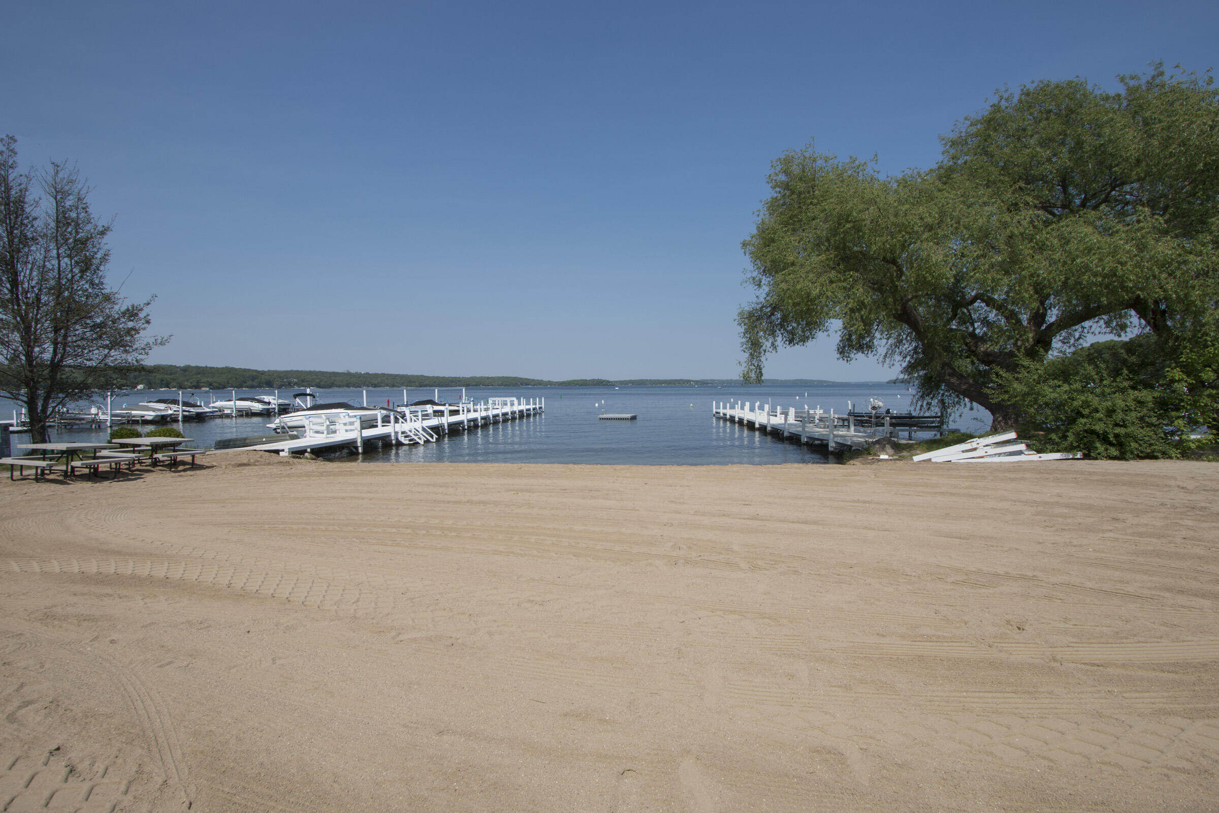 Wisconsin Lake Home for sale (MLS#: 1876915) at 687  Myrtle Ave, in Fontana, Wisconsin. (30 of 30)