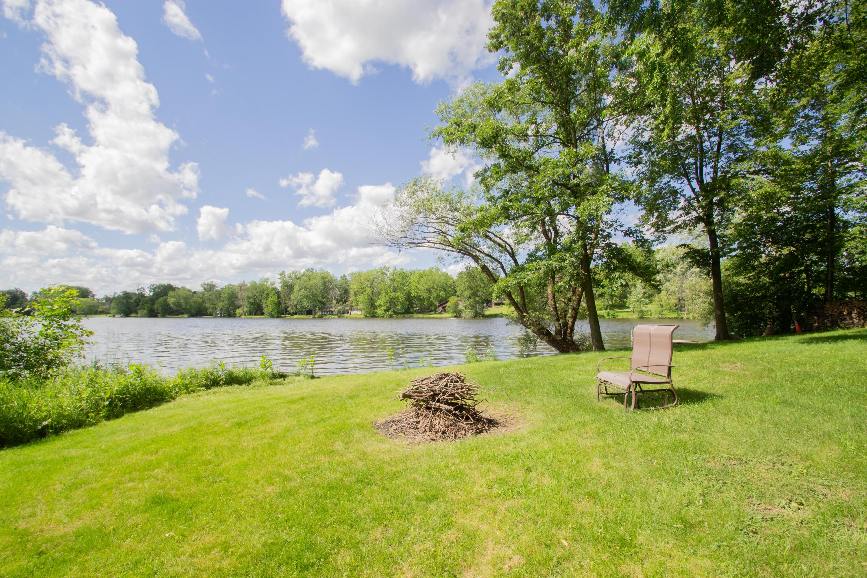 Wisconsin Lake Home for sale (MLS#: 1878481) at 402  Riverwood Ct, in Watertown, Wisconsin. (1 of 34)