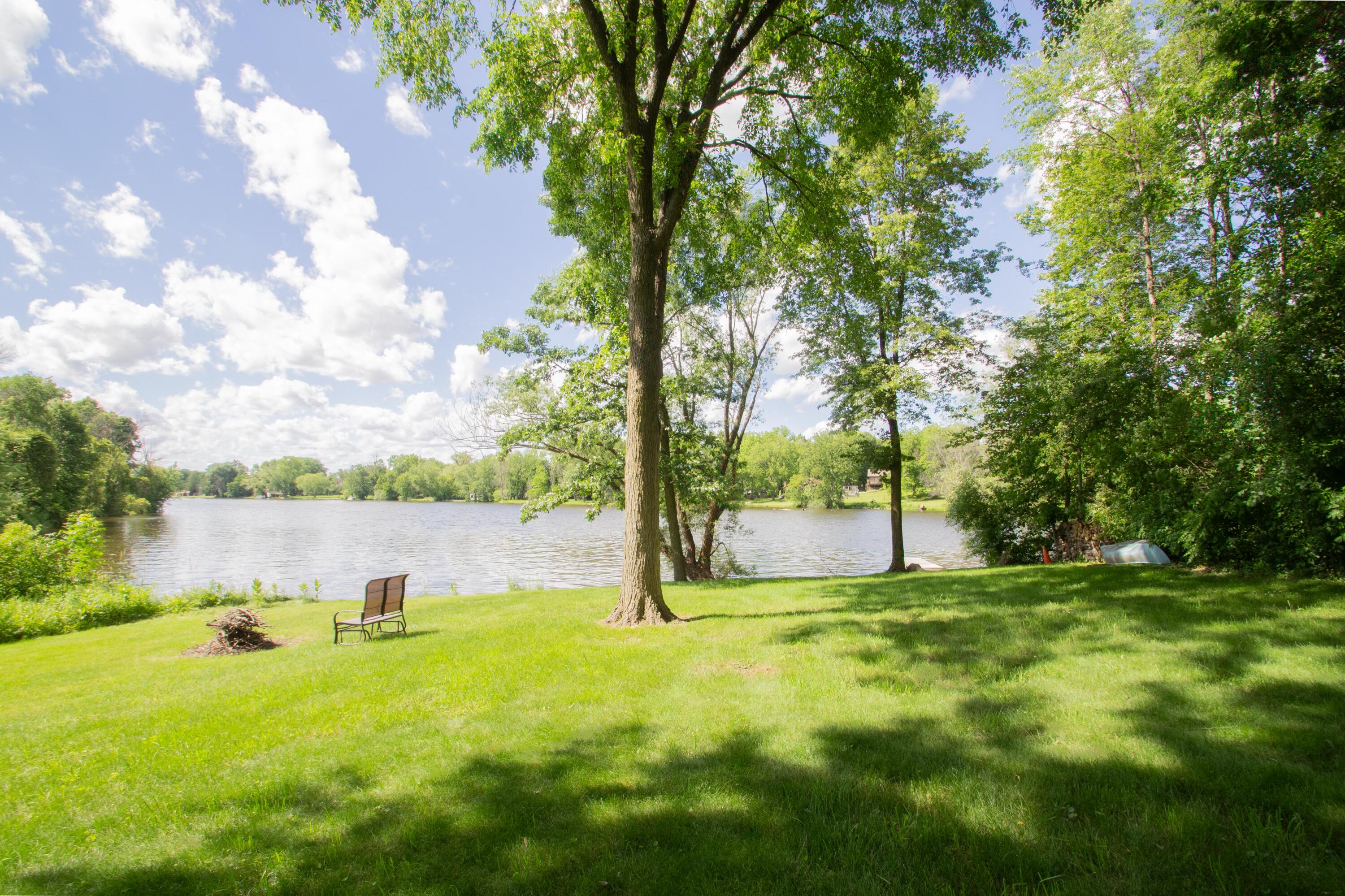 Wisconsin Lake Home for sale (MLS#: 1878481) at 402  Riverwood Ct, in Watertown, Wisconsin. (5 of 34)