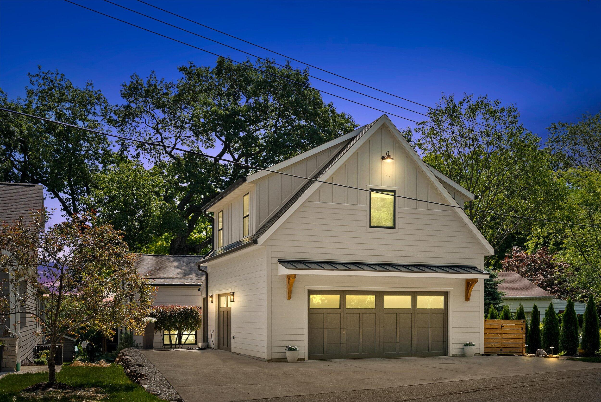 Wisconsin Lake Home for sale (MLS#: 1879299) at 2634  Nagawicka Ave, in Delafield, Wisconsin. (2 of 61)