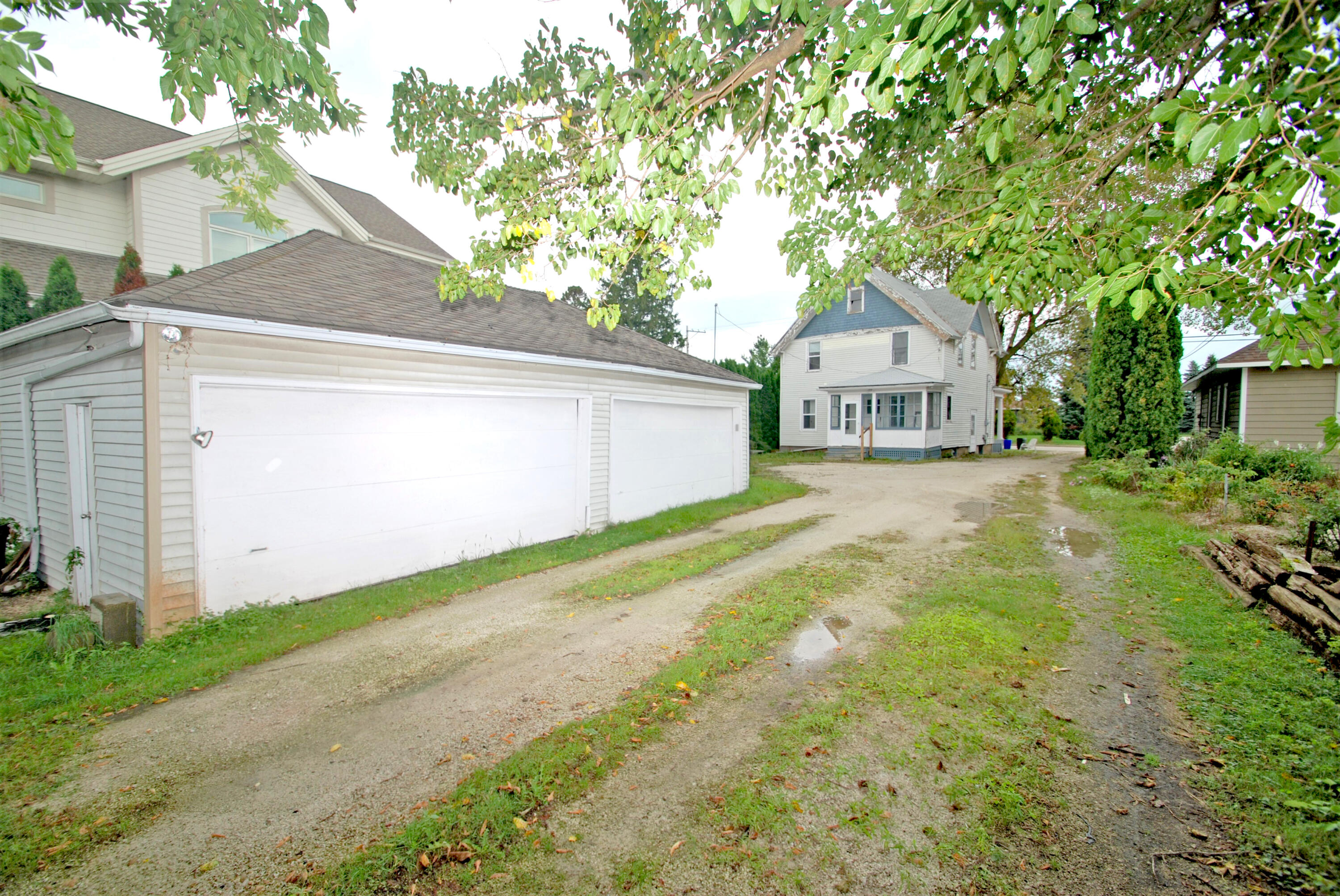 Wisconsin Lake Home for sale (MLS#: 1879681) at N52W35319 W Lake Dr, in Oconomowoc, Wisconsin. (11 of 19)