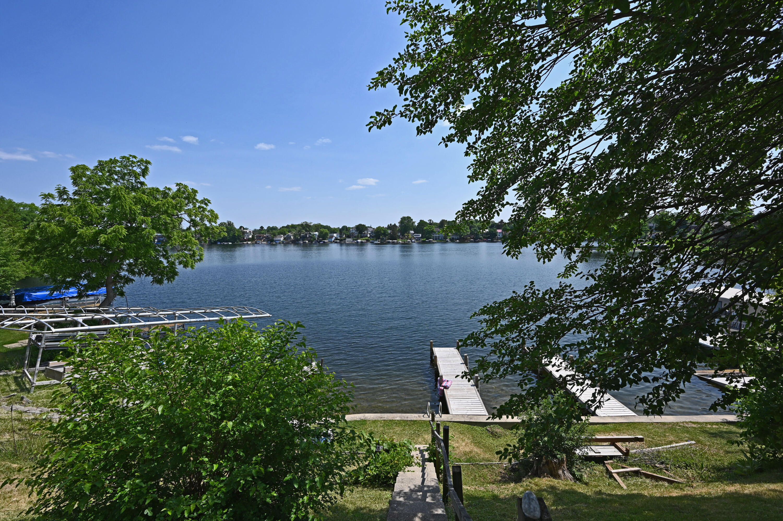 Wisconsin Lake Home for sale (MLS#: 1879681) at N52W35319 W Lake Dr, in Oconomowoc, Wisconsin. (17 of 19)