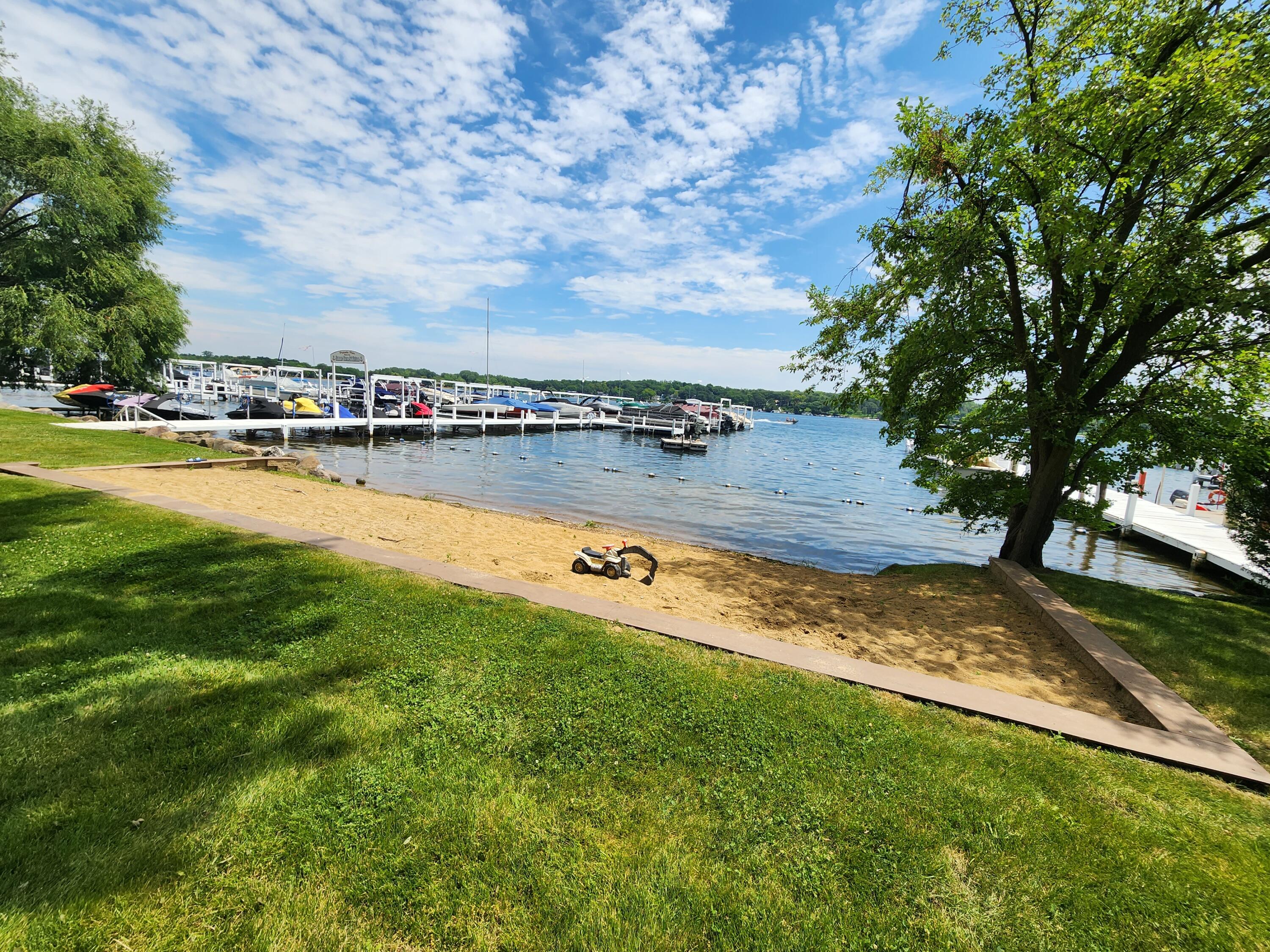 Wisconsin Lake Home for sale (MLS#: 1880469) at 57  Collie St, in Williams Bay, Wisconsin. (10 of 13)