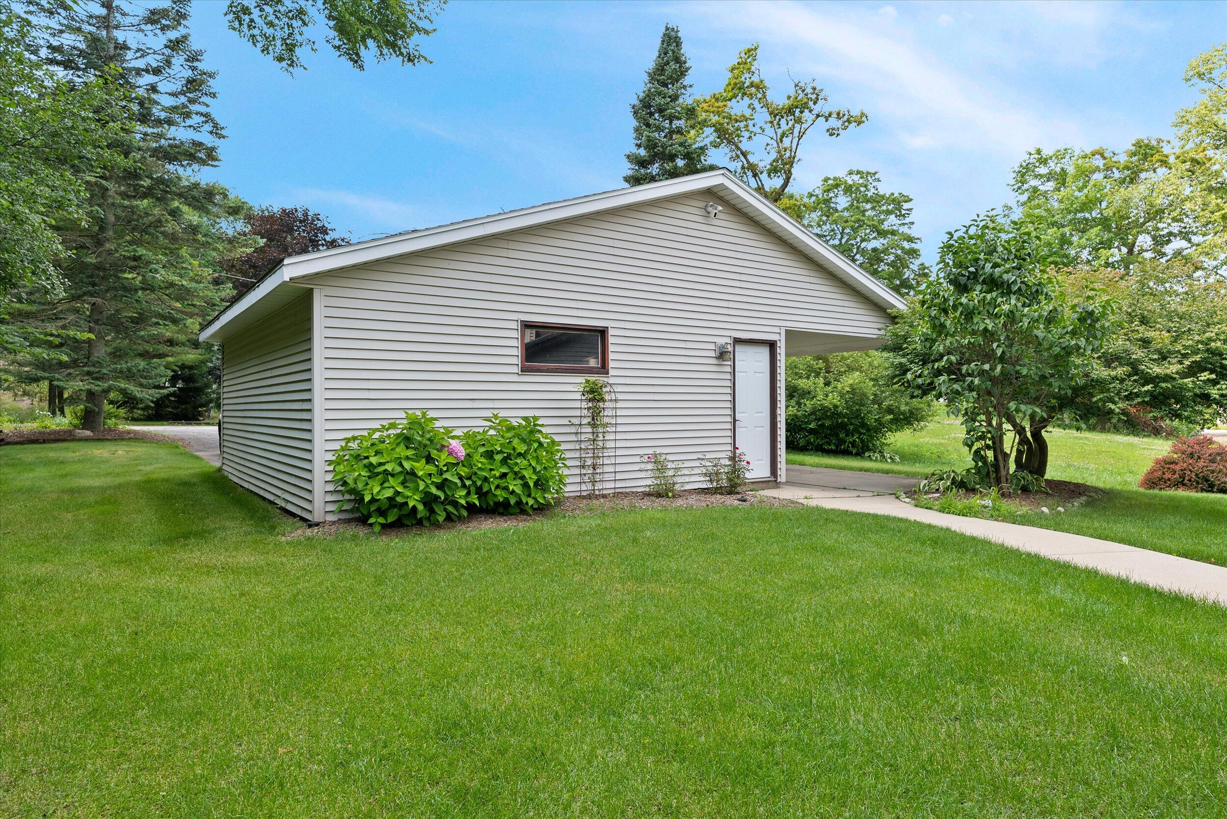 Wisconsin Lake Home for sale (MLS#: 1880921) at 5250  Road 2 -, in West Bend, Wisconsin. (12 of 45)