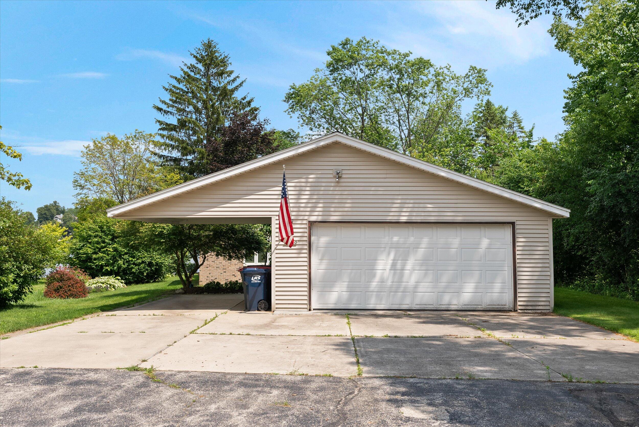 Wisconsin Lake Home for sale (MLS#: 1880921) at 5250  Road 2 -, in West Bend, Wisconsin. (13 of 45)