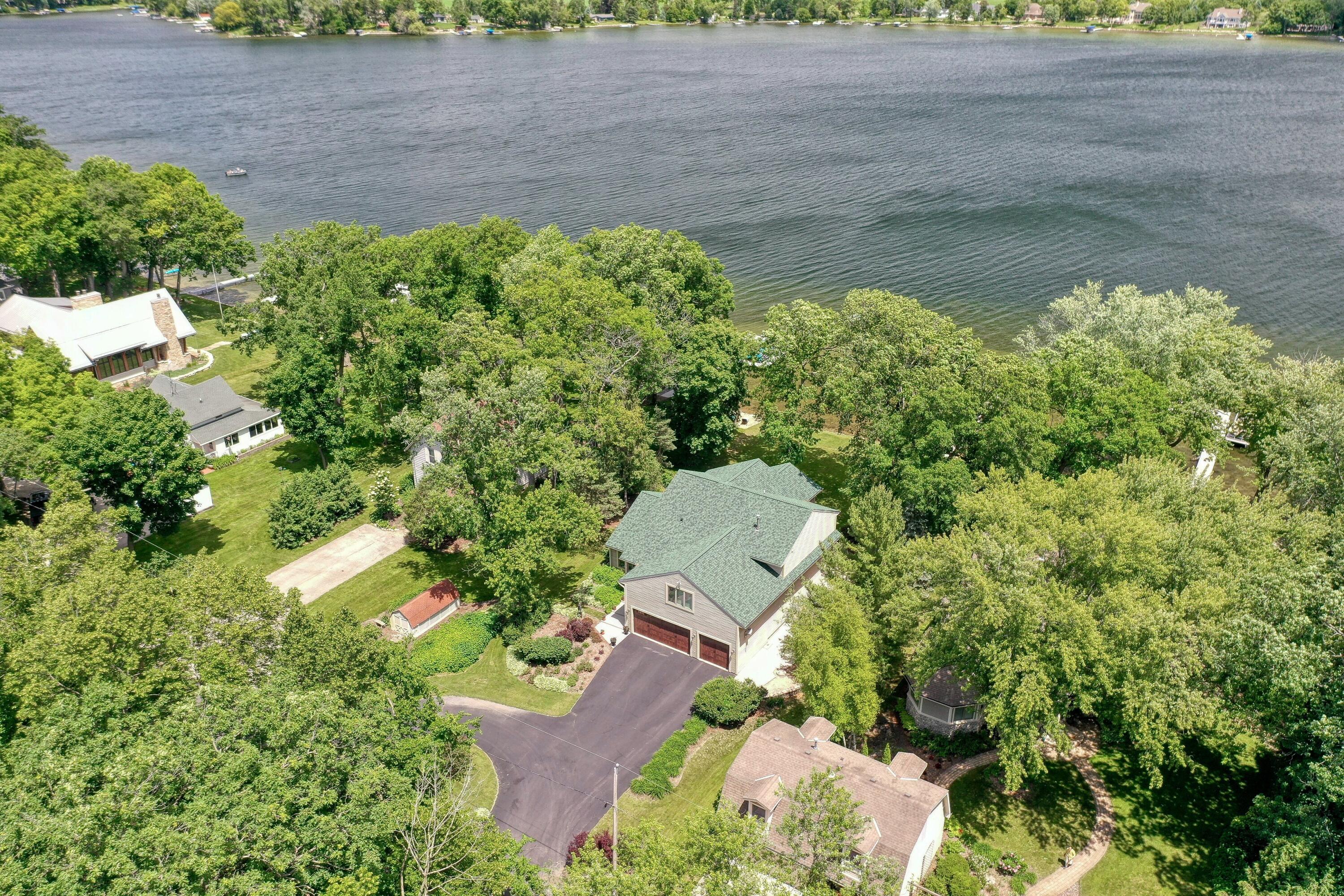 Wisconsin Lake Home for sale (MLS#: 1880952) at 420 S Golden Lake Ln, in Summit, Wisconsin. (41 of 62)