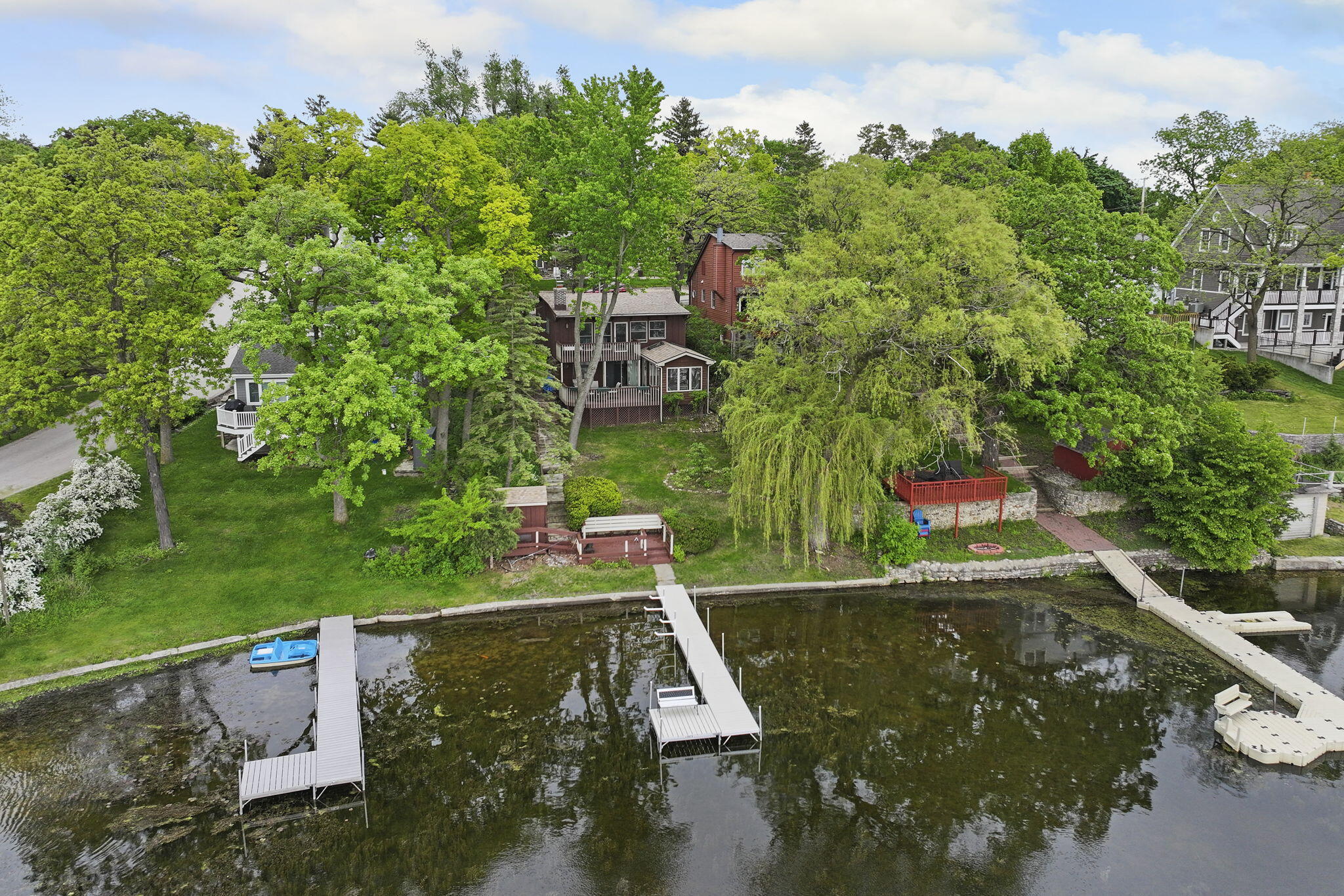 Wisconsin Lake Home for sale (MLS#: 1881657) at 33625  Contour Dr, in Burlington, Wisconsin. (3 of 39)